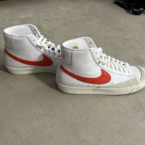 Nike blazers men’s size 10 women’s 11.5